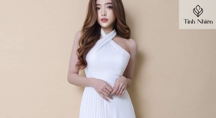 Đầm lụa dáng midi cổ yếm