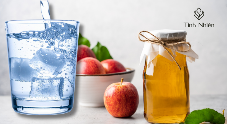 Giấm táo và nước 