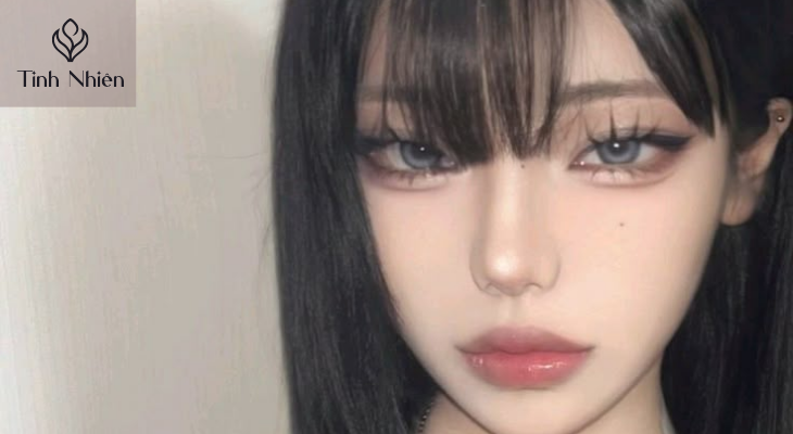 Vì sao tóc mái làm gương mặt trẻ
